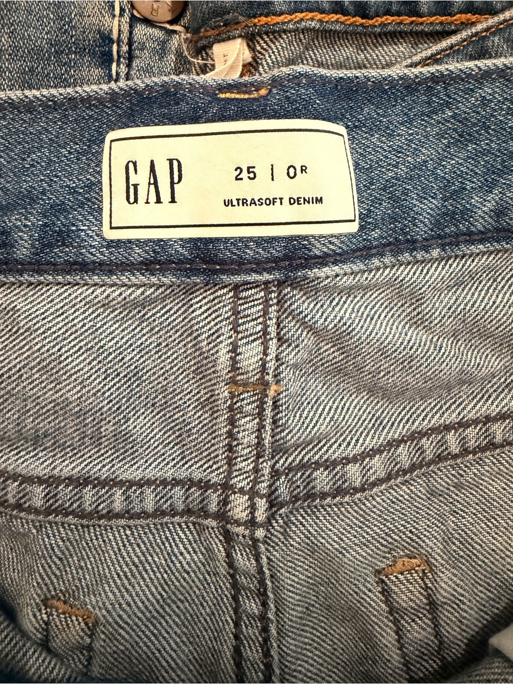 GAP Boho Chic Frayed Distressed Ultrasoft Denim Raw Hem Shorts Size 25 - Picture 4 of 4